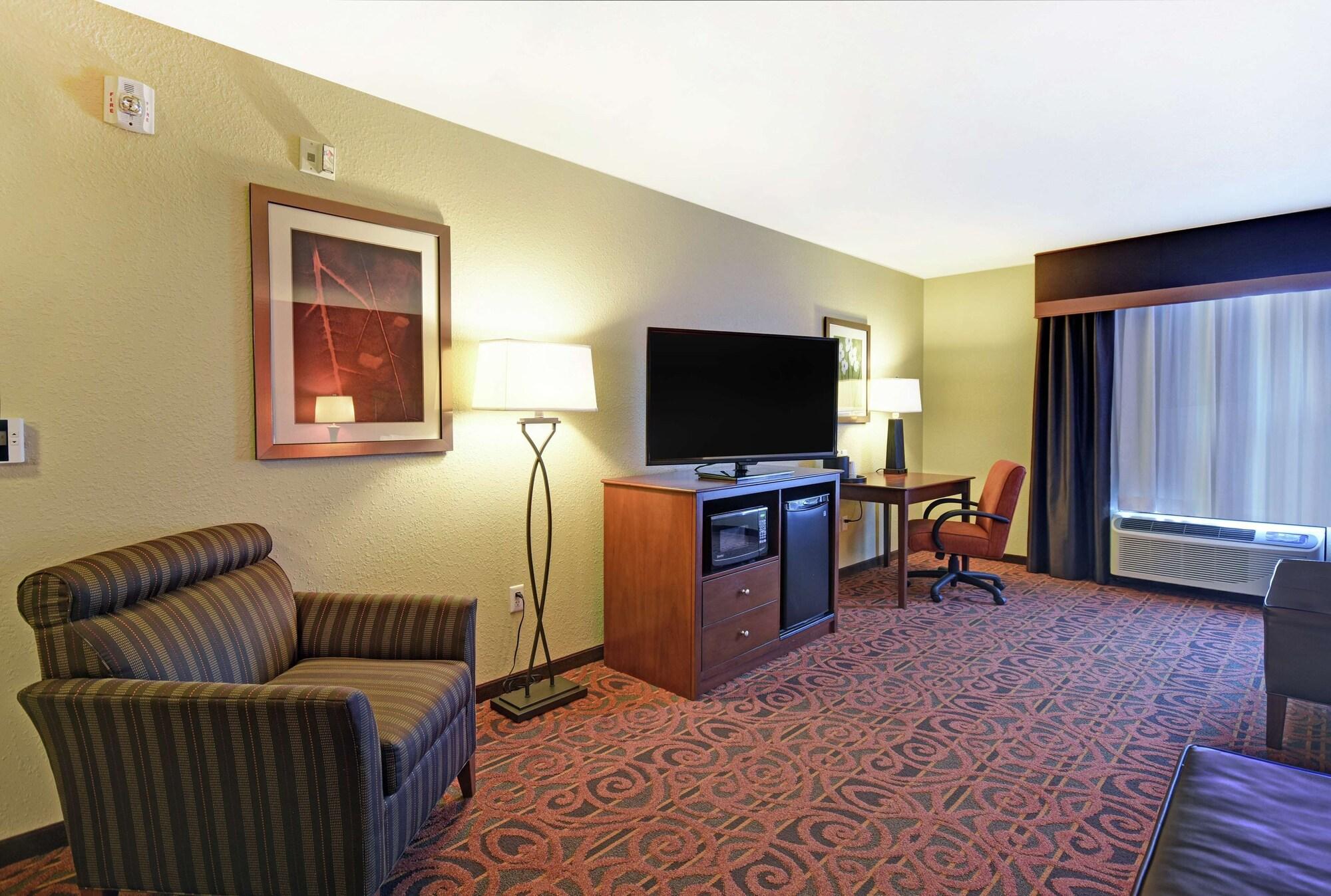 Hampton Inn & Suites Milwaukee/Franklin Франклин Экстерьер фото