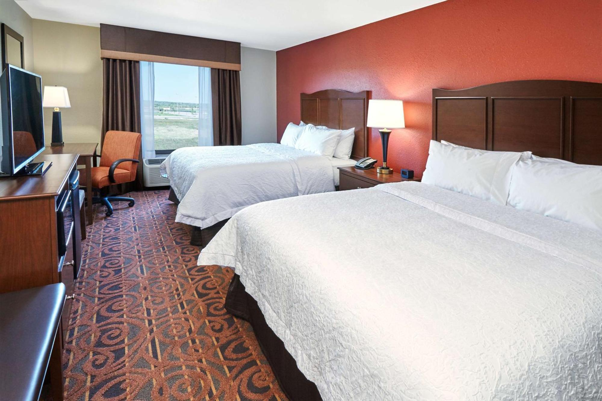 Hampton Inn & Suites Milwaukee/Franklin Франклин Экстерьер фото