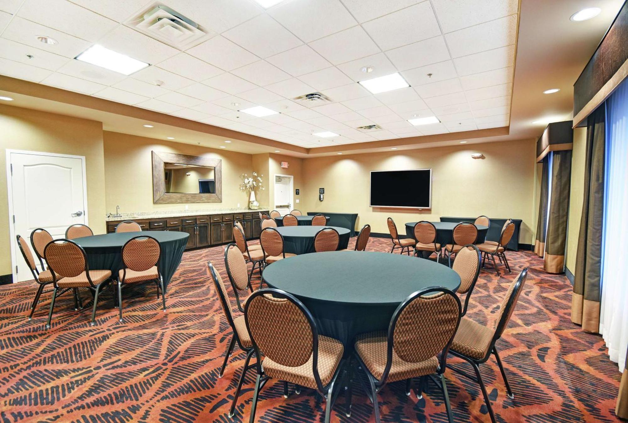 Hampton Inn & Suites Milwaukee/Franklin Франклин Экстерьер фото
